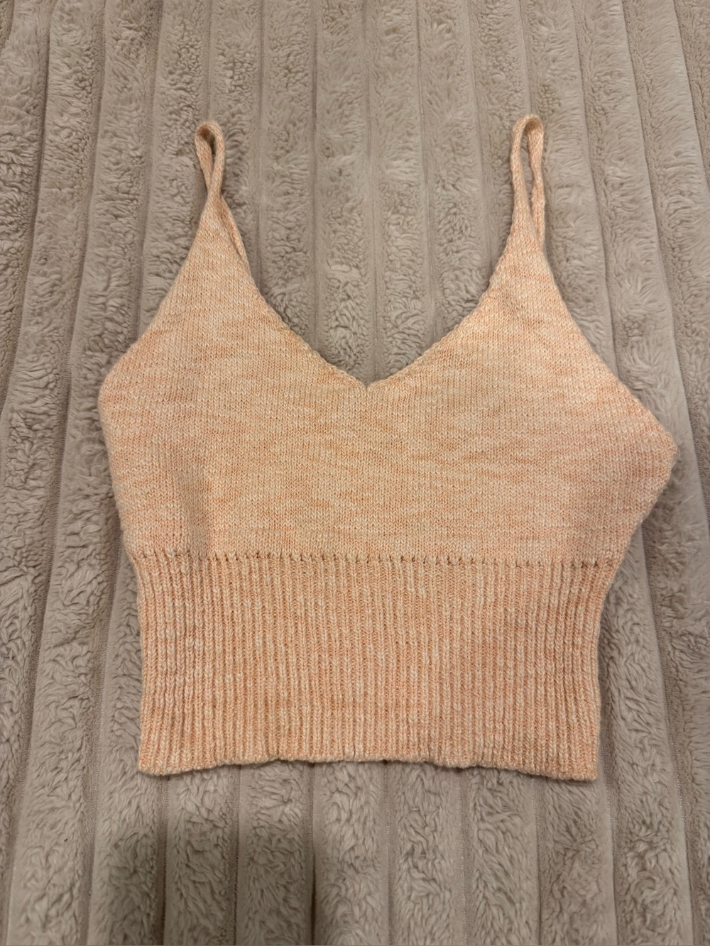 Women’s Peach Knit V-Neck Knit Cropped Tank Top